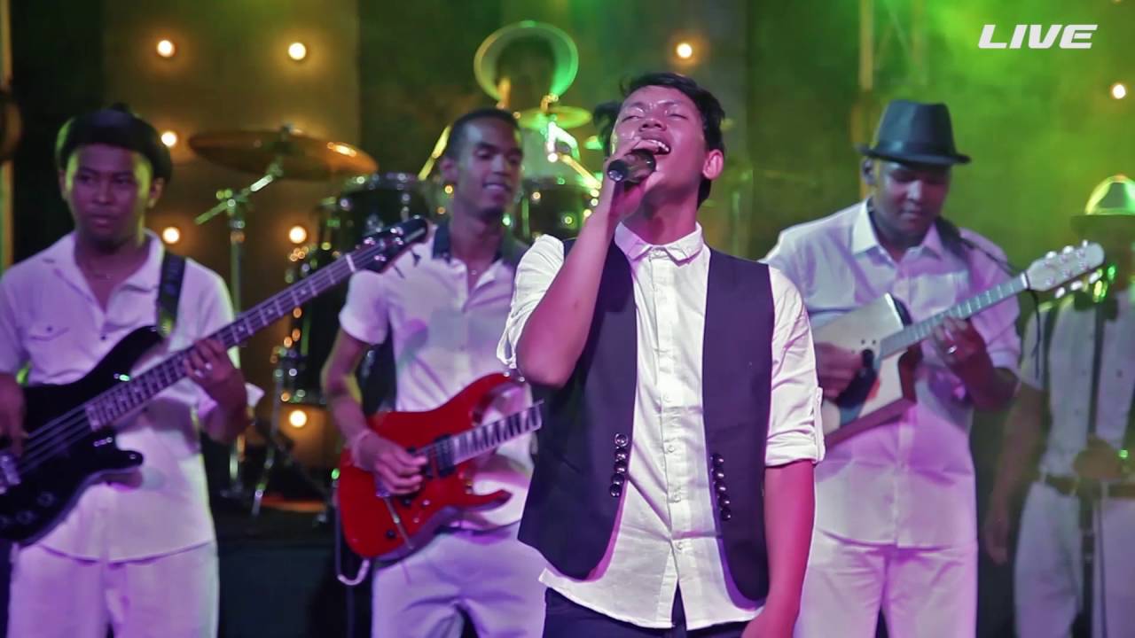 Eo an-kianja - JOSEPH D'AF (Extrait DVD live 2016 )