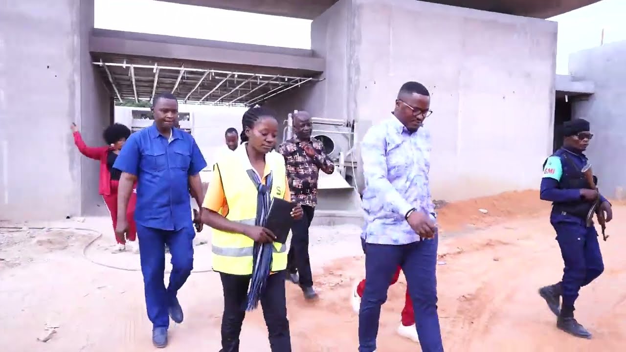 TANGANYIKA : Le Gouverneur Christian KITUNGWA à Kolwezi pour l'intérêt de sa province.