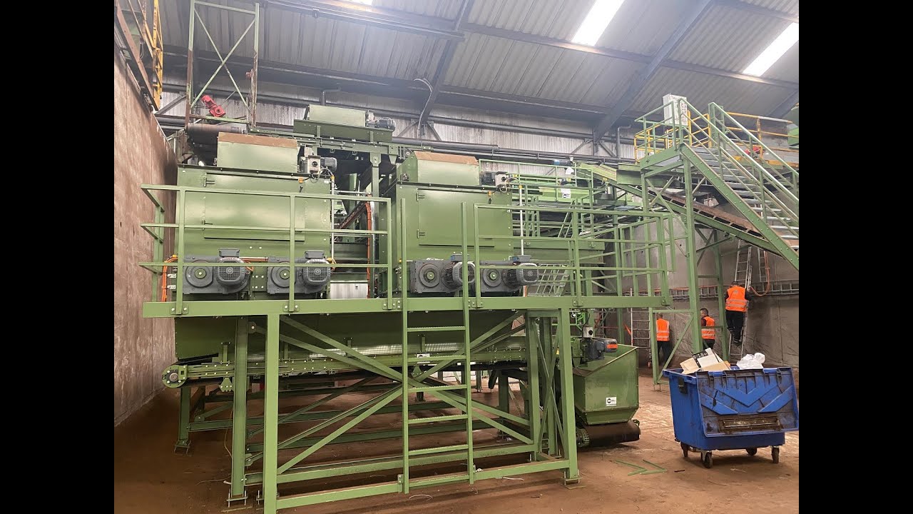 Fractioning line for peat sods.