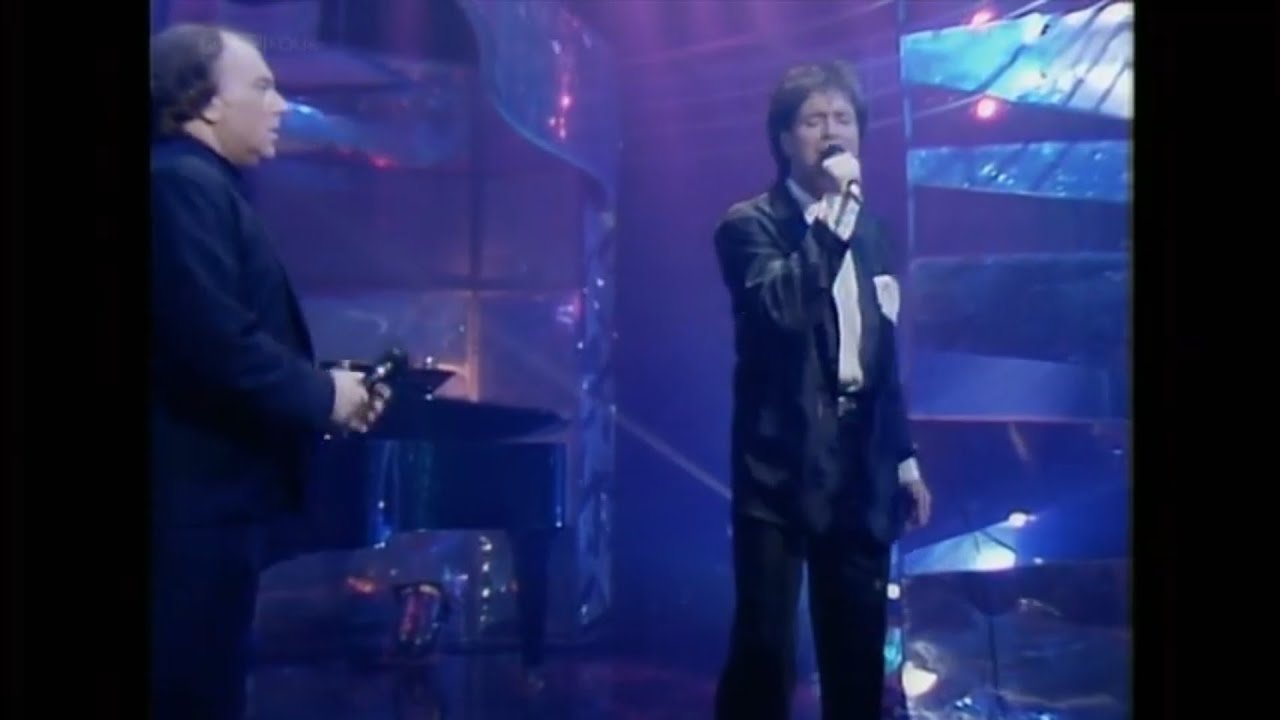 Van Morrison & Cliff Richard - Whenever God Shines His Light - Top of the Pops - 14th December 1989