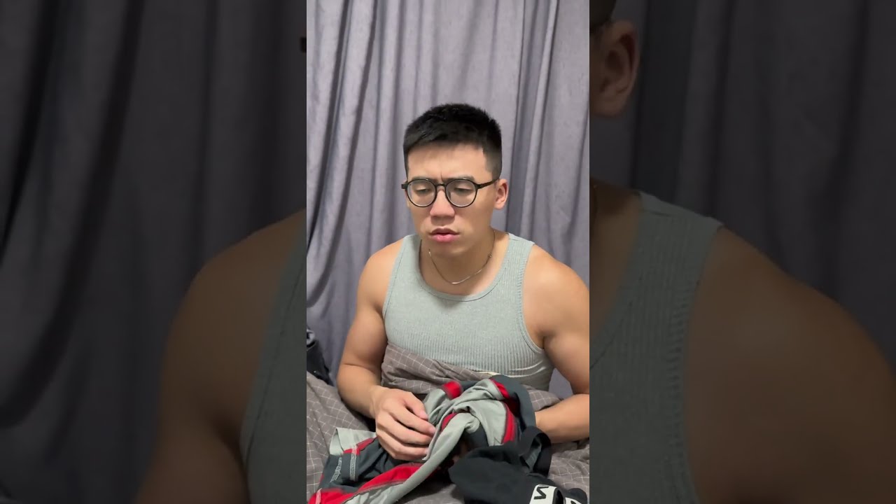 BL TikTok/BL Cute gay couple: 跟喝醉的憨厚肌肉快遞員開心了一天，真想知道他到底喜不喜歡我！#同志 #直男 #GAY #LGBT #gaycouple