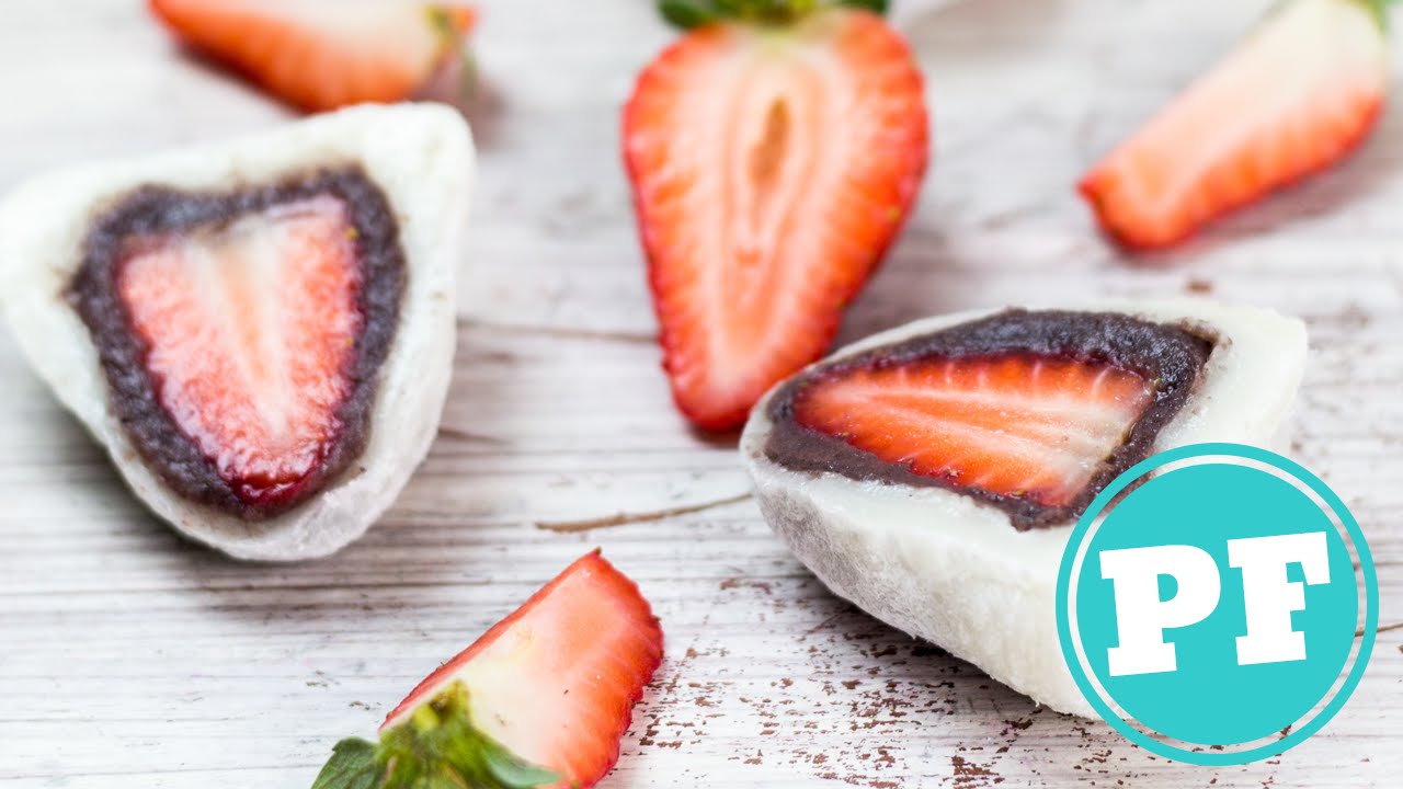 ICHIGO Daifuku Mochi: Bolinho de Arroz com Anko e MORANGO | PratoFundo