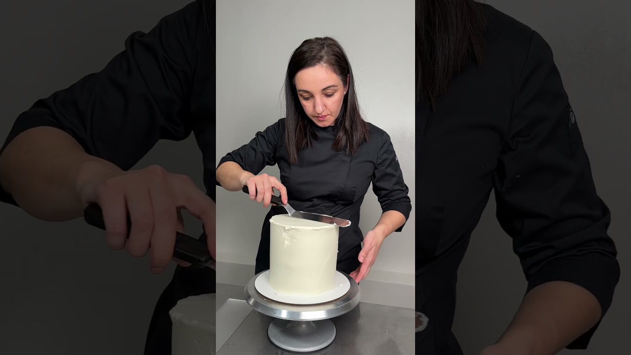 5 SECRETE pentru o nivelare perfectă ✨ Vezi descrierea ⤵️ #cake #purplevelvet