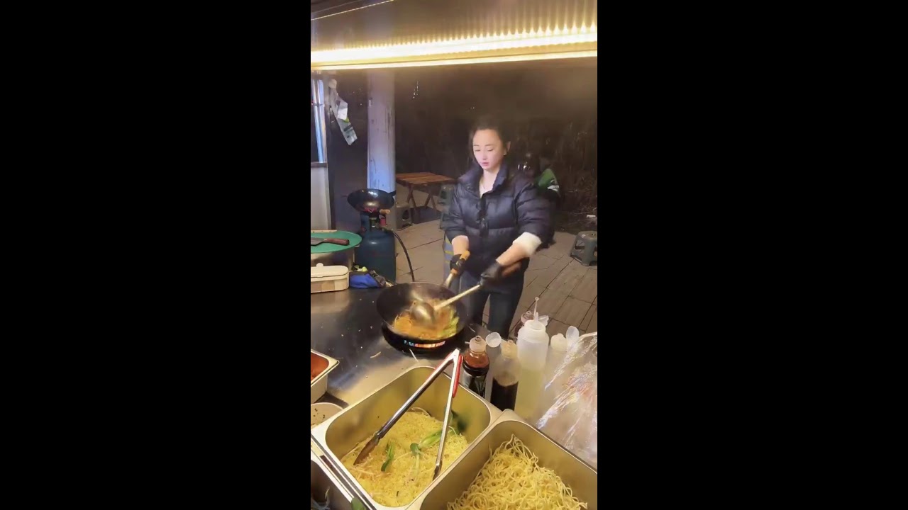 Delicious food live