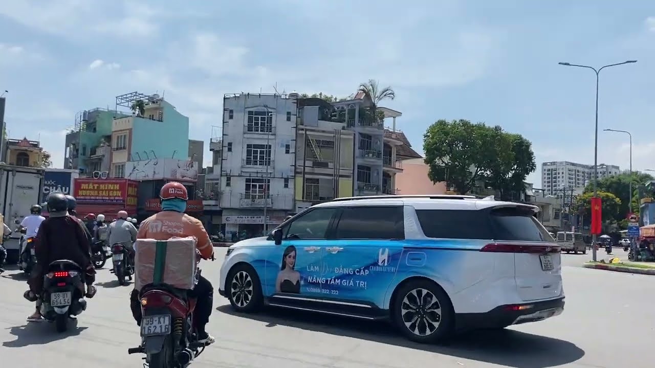 Vietnam is a beautiful, friendly country with a rich life and many beautiful people