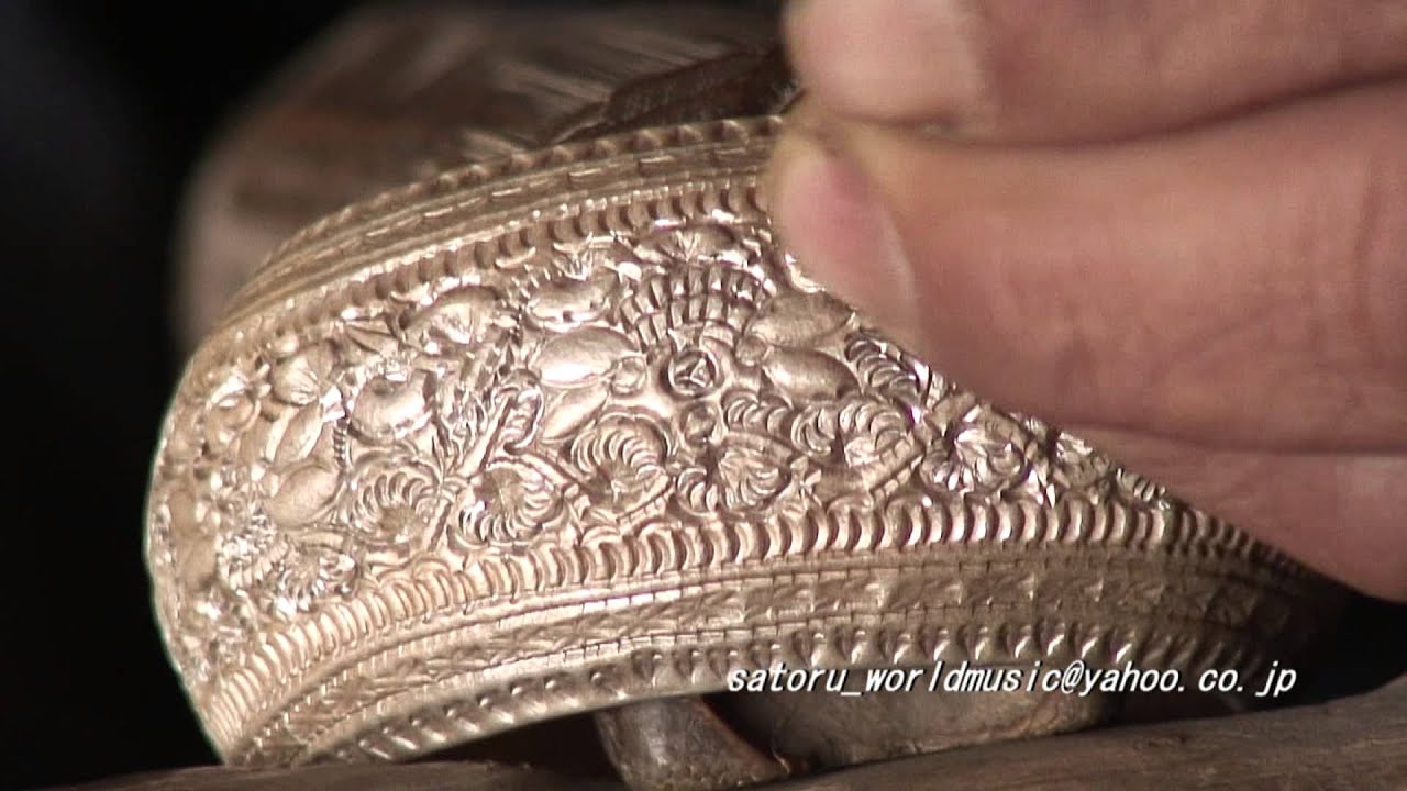 Silversmith of Dehong Tai, Yunnan / 徳宏タイ族の銀匠