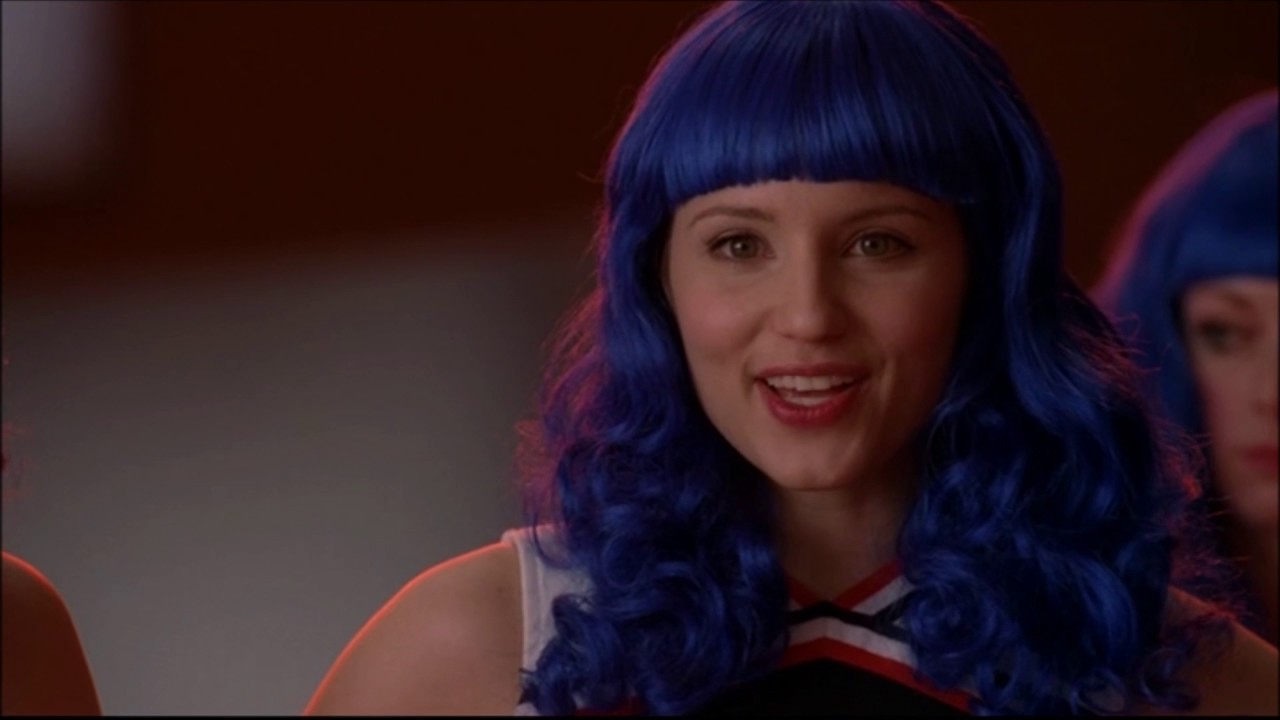 Glee - Sue asks Santana, Brittany and Quinn to slap themselves with chicken cutlet 2x11