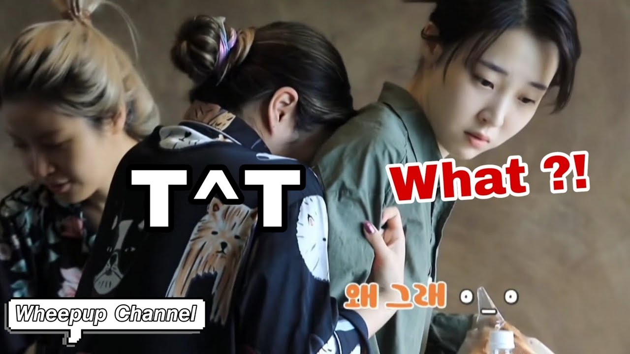 Wheein being stubbed