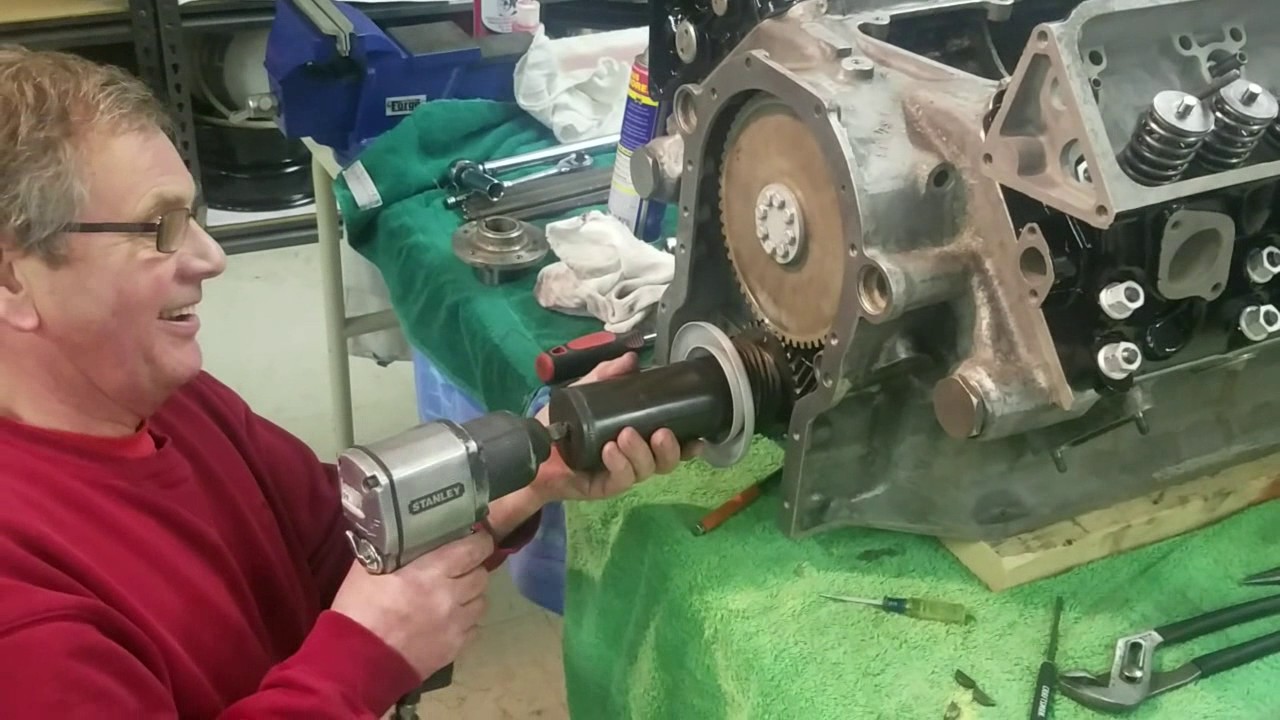Engine Rebuild Silver Cloud 3 - Part 3 - Gears, Oil Pump and Covers
