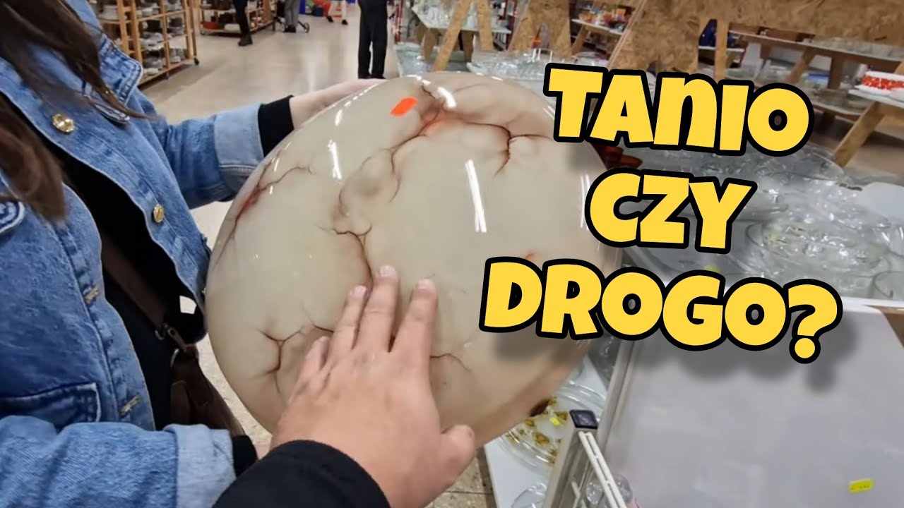 SKLEP Z UŻYWANYMI RZECZAMI - MÓWIĄ NAM, ŻE TU DROGO A MY I TAK KUPUJEMY TANIO. 