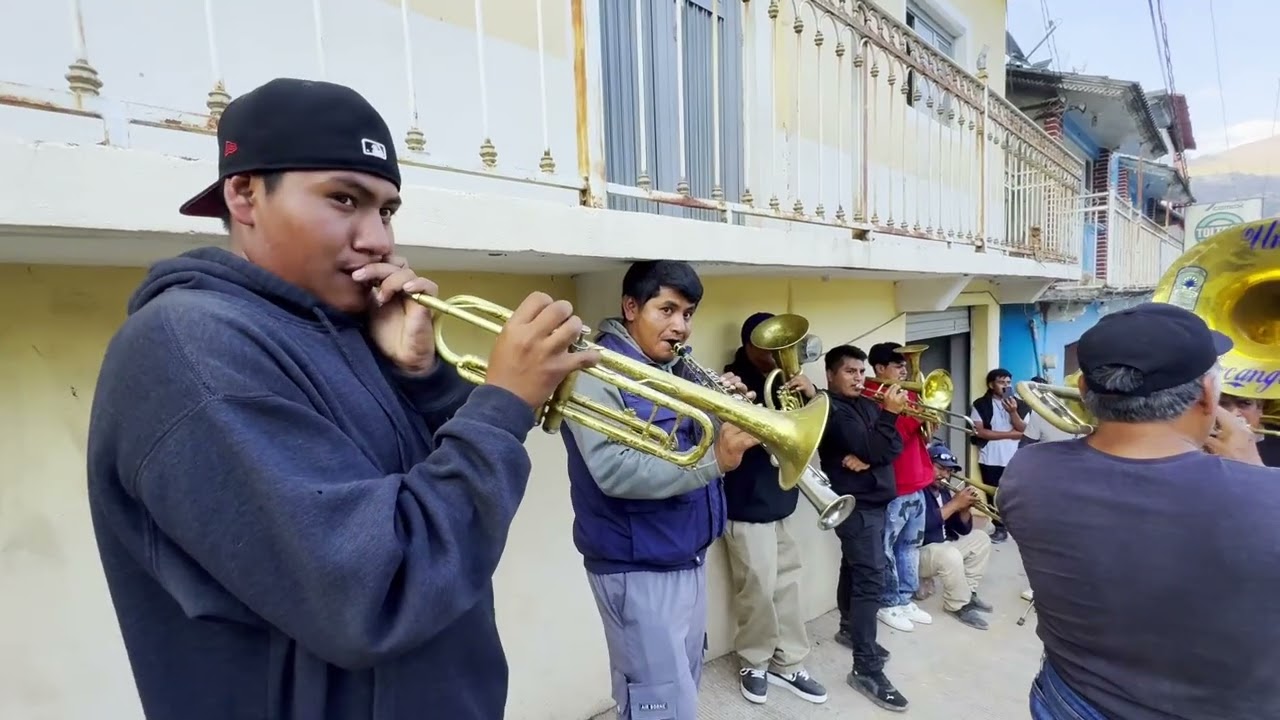 Que chingón toca esta Banda de Oaxaca y es la Banda Union de Arcangeles de Ahuejutla Peras