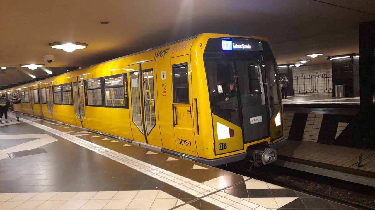 U-Bahn Berlin Mitfahrt von Rudow bis Rathaus Spandau im H97 auf der U7 Komplette Linie