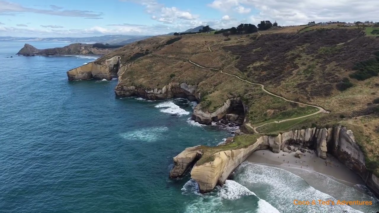 Tunnel beach 
