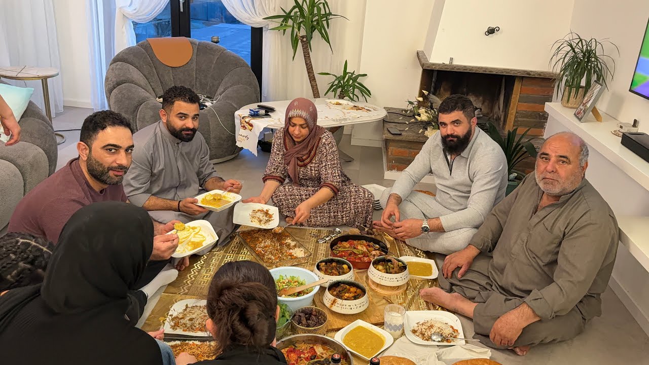 فطور العائله العراقيه في رمضان🌙 | سوينا تحدي اني ومسلم 🤨
