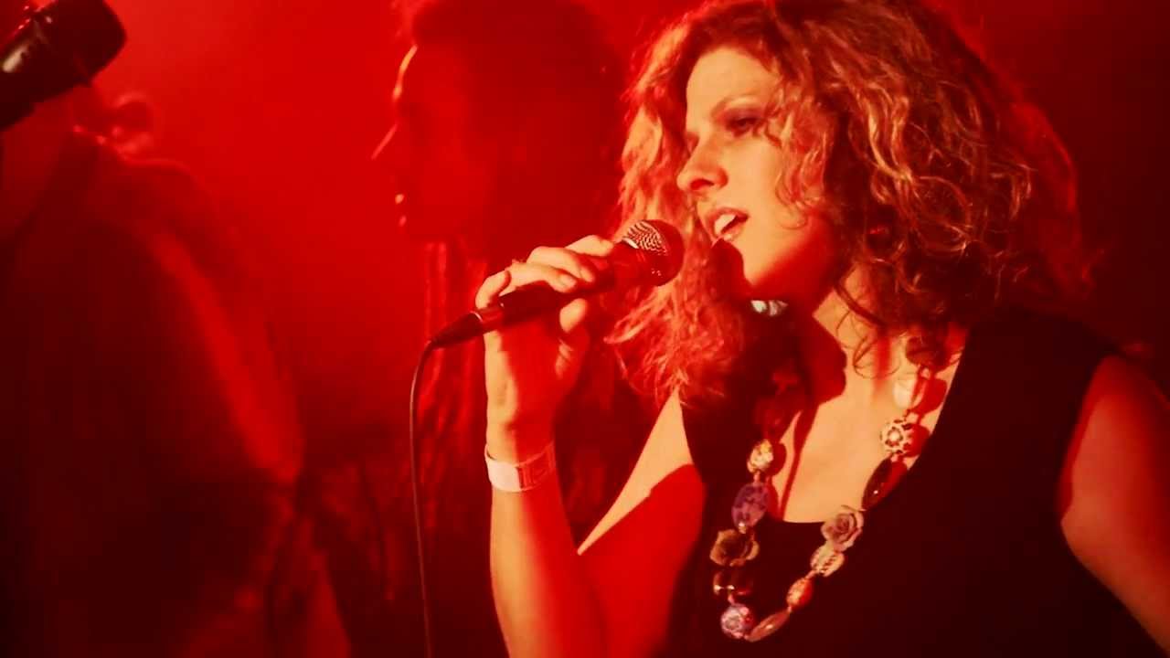 LB27 feat. Fábián Juli - Turn Your Lights Down Low - LIVE @ Marley67/Budapest/A38