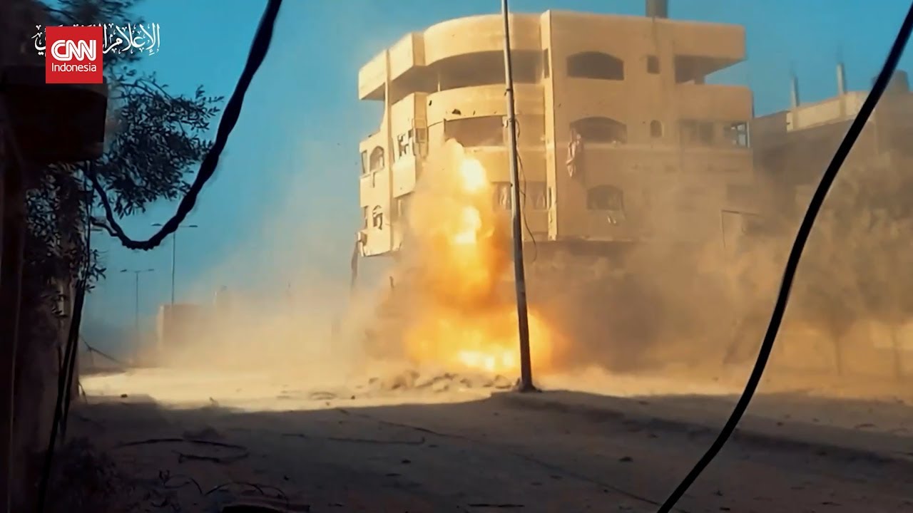 Momen Militan Hamas Hancurkan Tank Israel Gunakan Roket