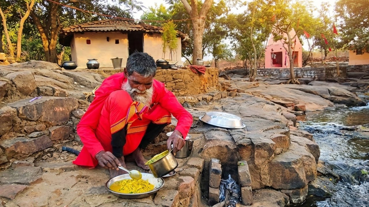 लाखों की माया छोड़कर बिहड़ जंगलों में कर रहे हैं कठौर साधना