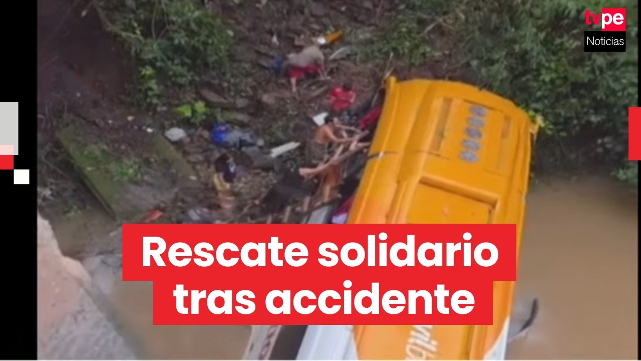 Pobladores rescatan a pasajeros tras despiste de bus en Juanjuí