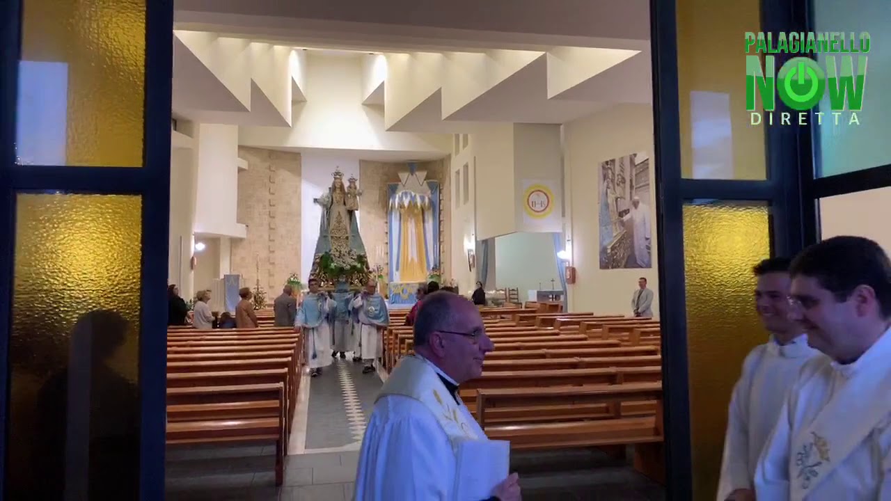 Uscita processione dalla chiesa Madonna delle Grazie (1) - 31 Maggio 2019