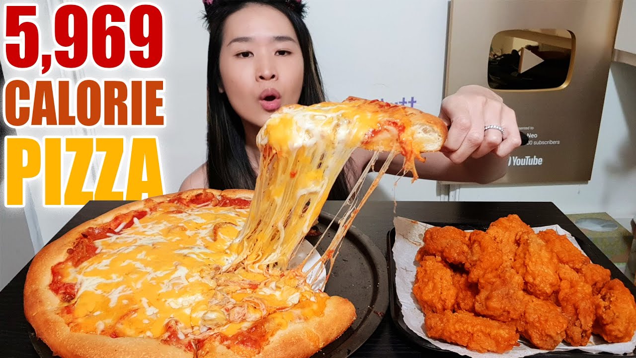 5,969 Calorie Cheese Galore Pizza! Joe Peep's New York Pizza & Spicy Buffalo Chicken Wings - Mukbang