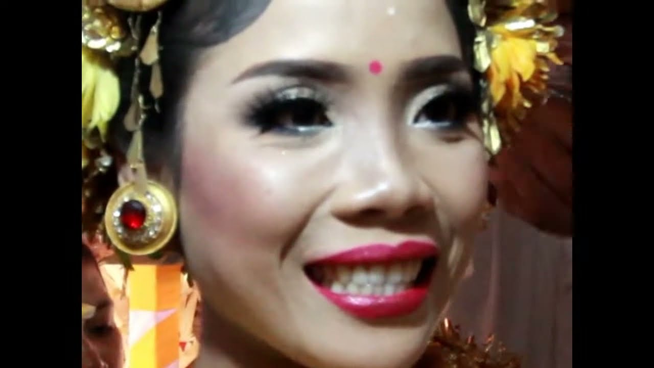 Prosesi Mesangih di Bali