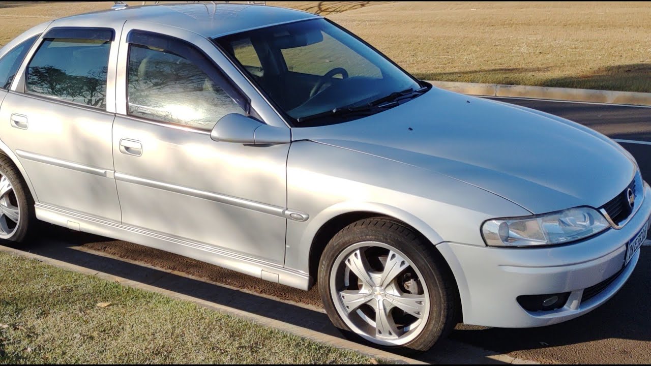 ESSE VECTRA 2004 AINDA É MODERNO!