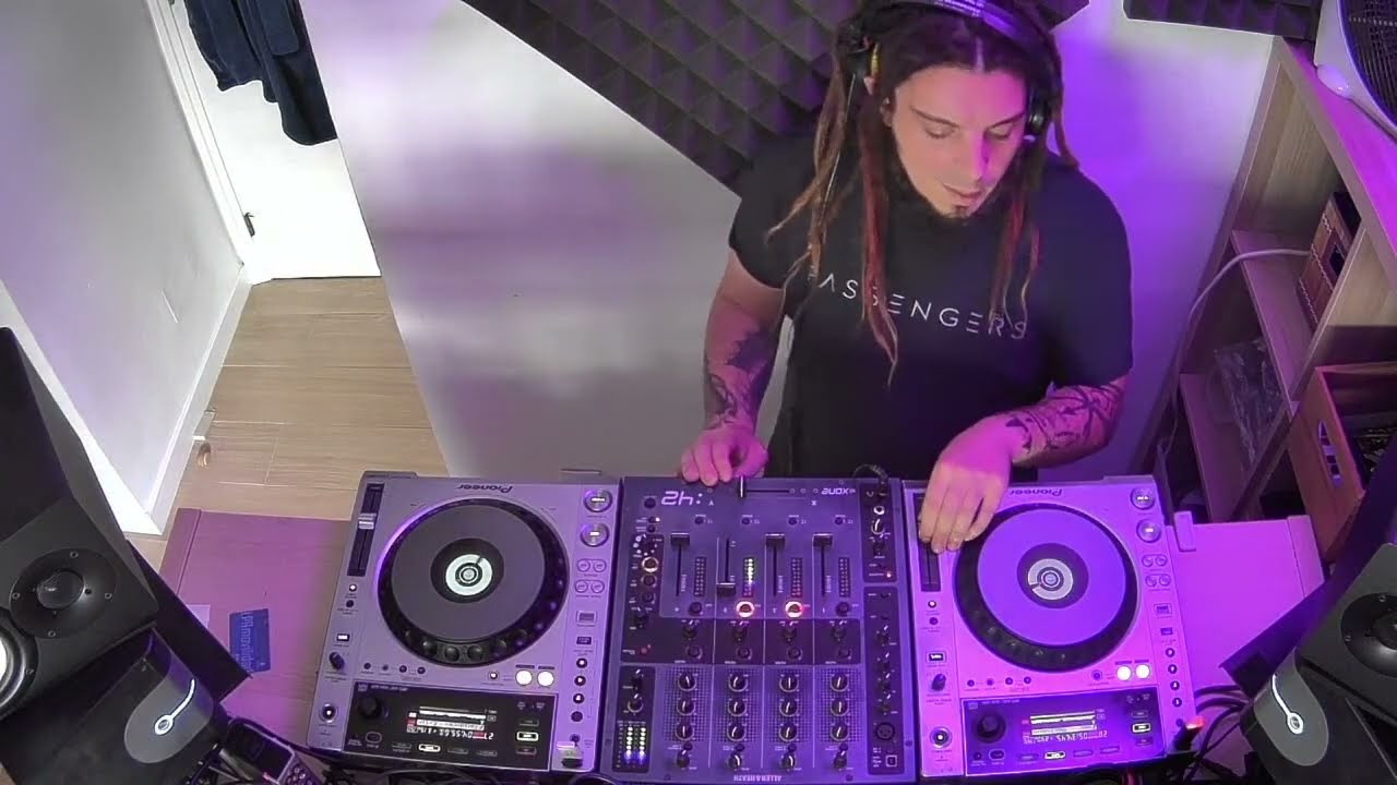 Wave at @LTRRoom - 19/2/2026 - 12AM - Live Stream
