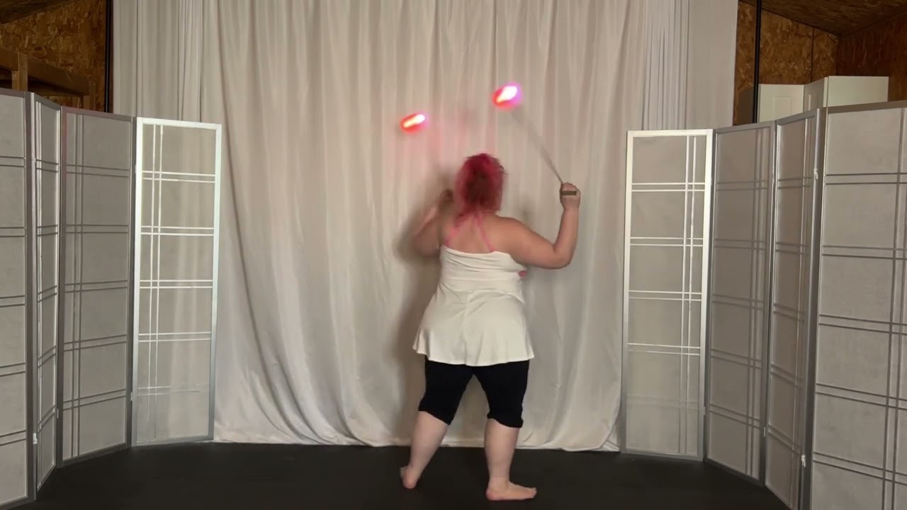 Poi Chase/Chasing the Sun Pivot Turn #Poi #PoiLesson #PoiTutorial #PoiDance  #FlowArts