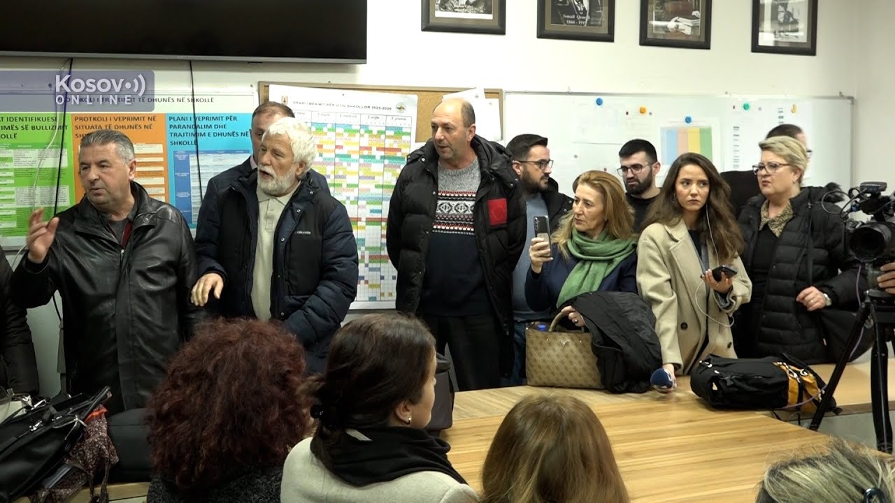 Priština, Dvočasovni protest zaposlenih zbog nediscipline učenika
