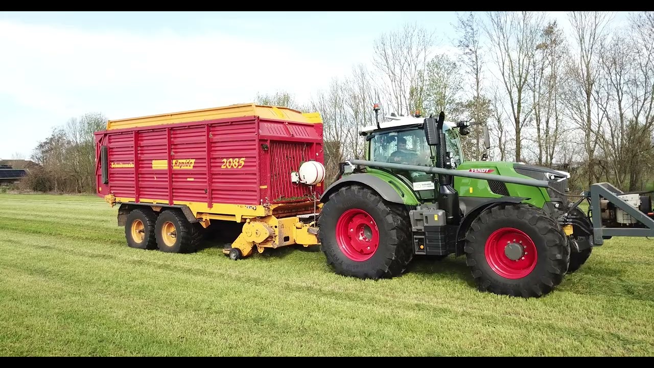 kooijker van Dieren, fendt 700 en schuitemaker rapide 2085, gras oprapen aan de kappeweg in wijhe