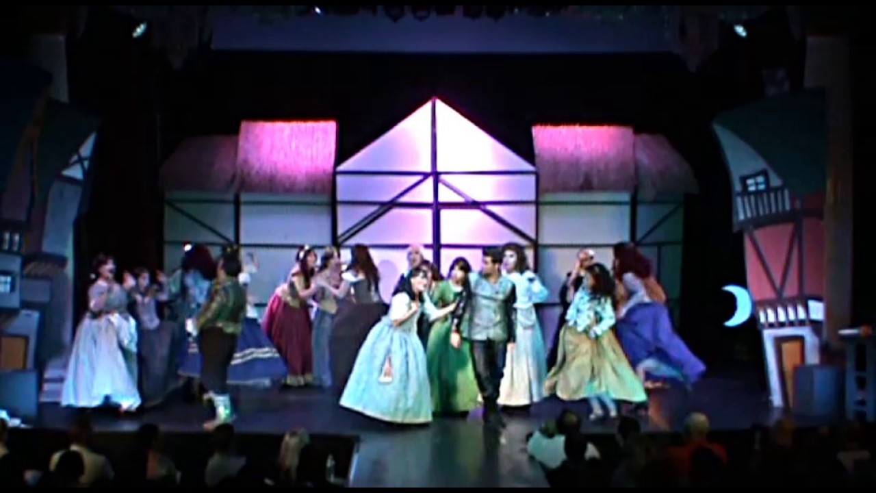 161129 FINAL MAY B 3&ordm; Fray J Rodriguez+P Cortina Something Rotten