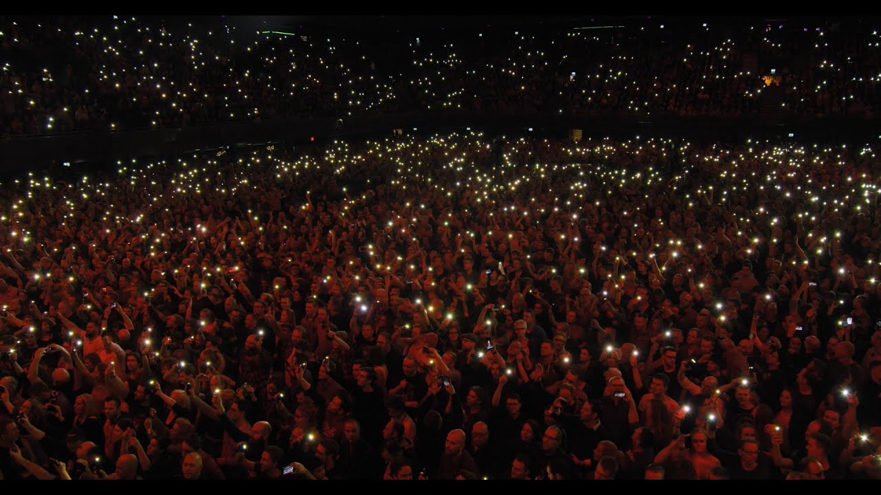 Toto - The Road Goes On (40 Tours Around the Sun)
