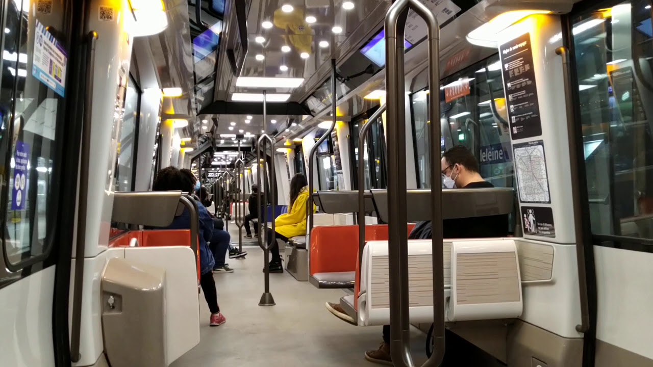 A Bord d'un MP14 sur la ligne 14 (RATP) du Métro Parisien