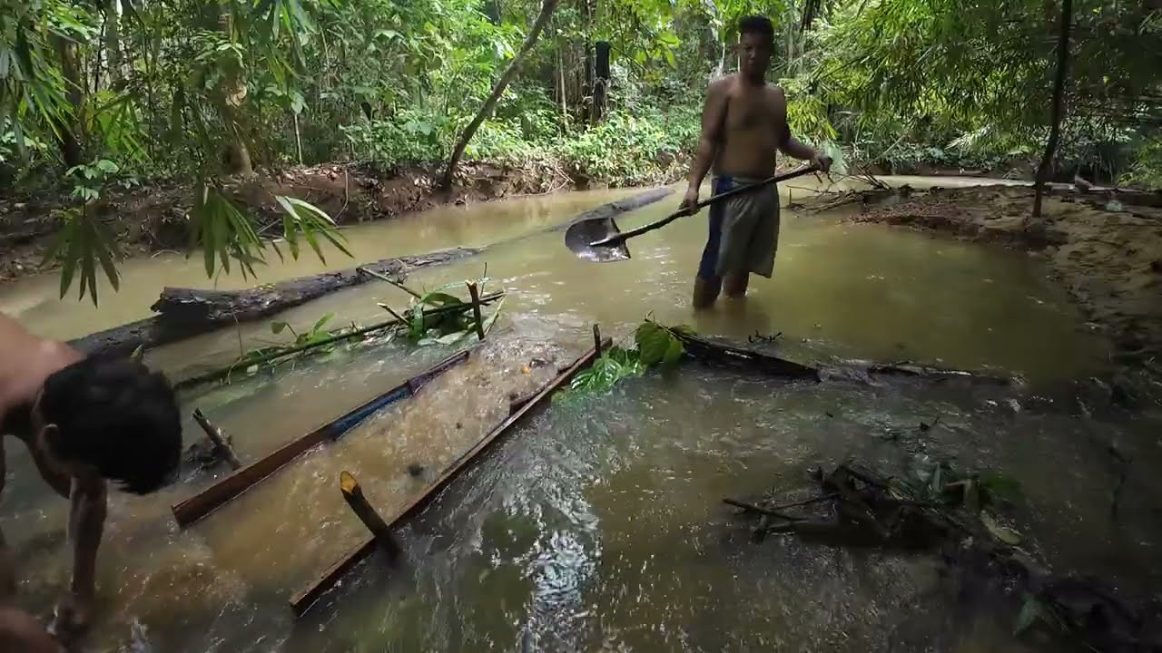 mencari emas di sungai dengan cara manual