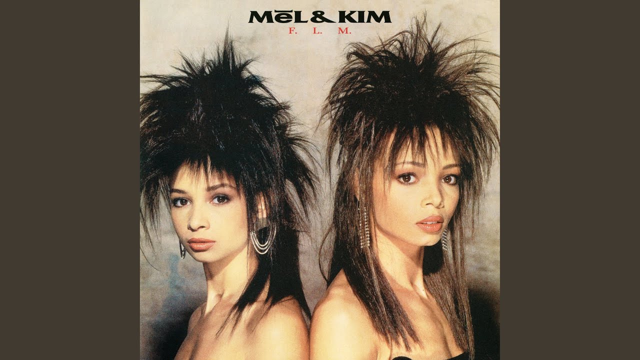 Showing Out (Get Fresh At the Weekend) (7''Version)