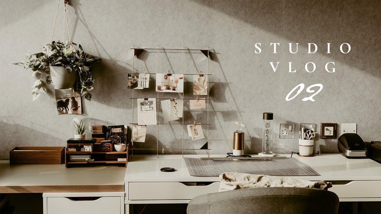 Studio Vlog 02 : Packing orders and cutting labels.