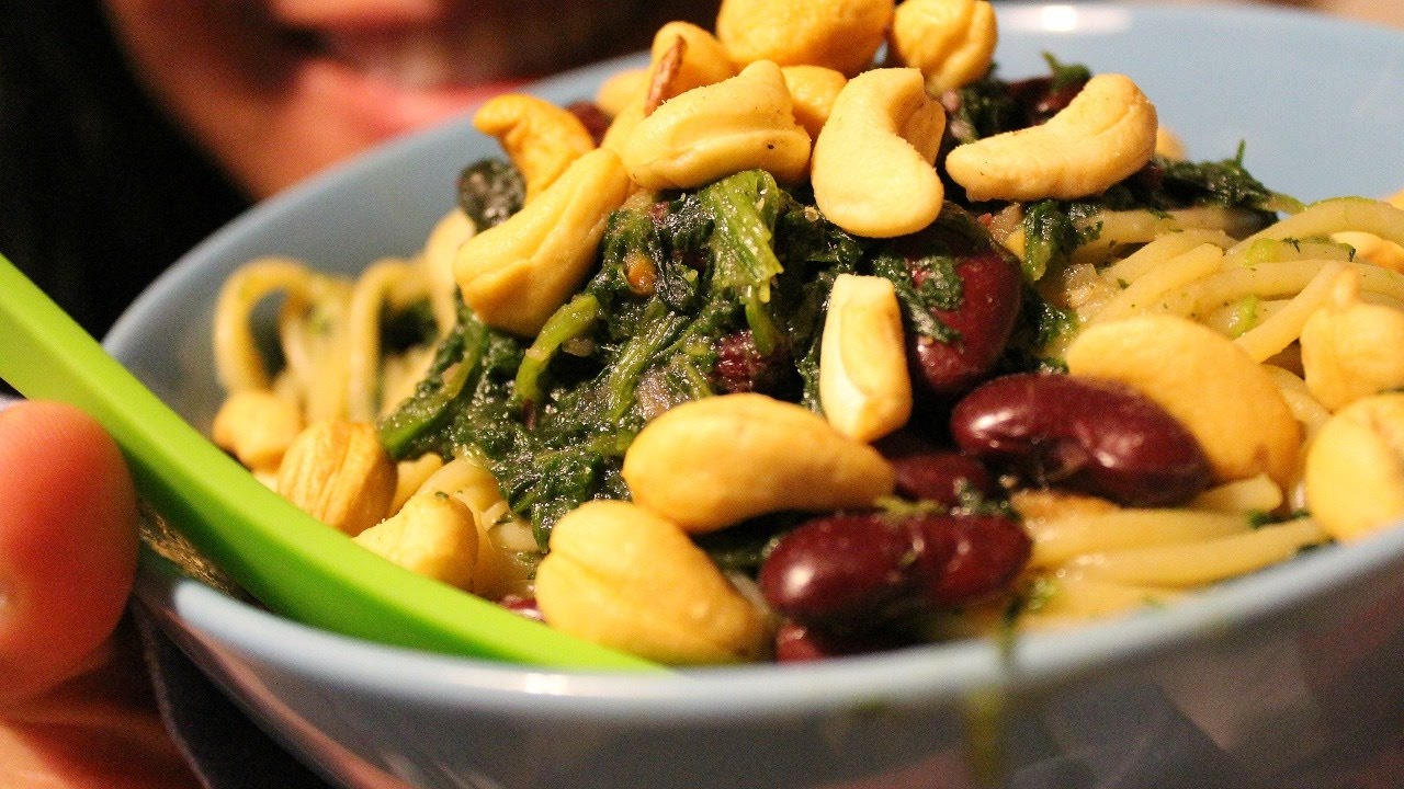 ASMR Eating Spaghetti With Spinach Sauce & Cashew Nuts ScorpioAnnYT