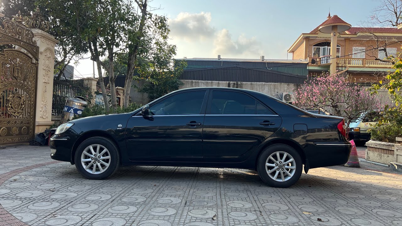 Toyota Camry 2.4G xe đẹp các bác ạ 0913501229 
