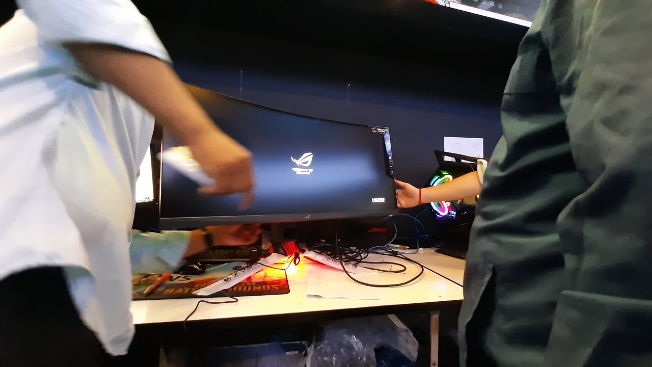 Open Box Monitor Gaming ASUS ROG STRIX XG35VQ (Monitor 4K and Refresh rate 100Hz)