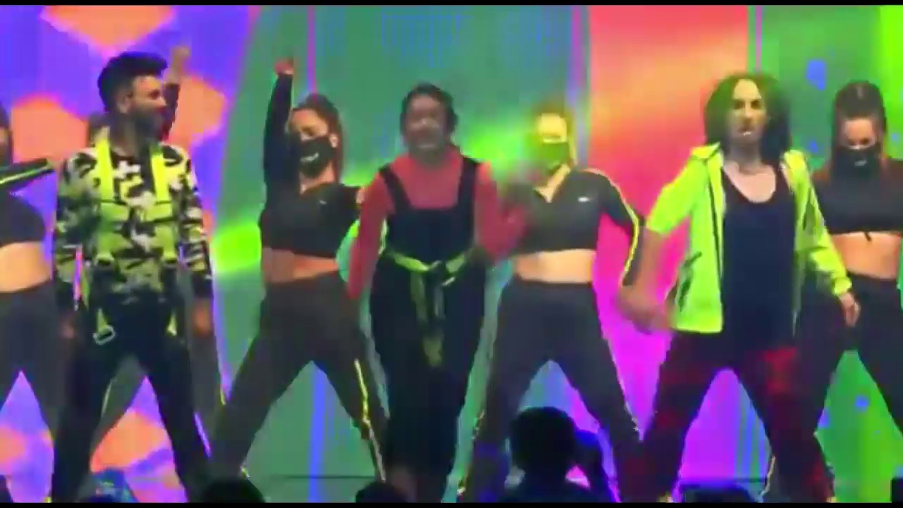 Rulerponch cantando en los tu awards (opening)