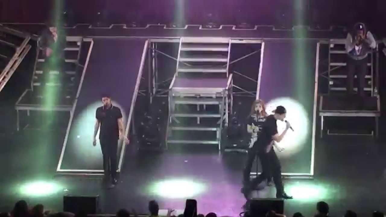 PENTATONIX (and Audience) - 
