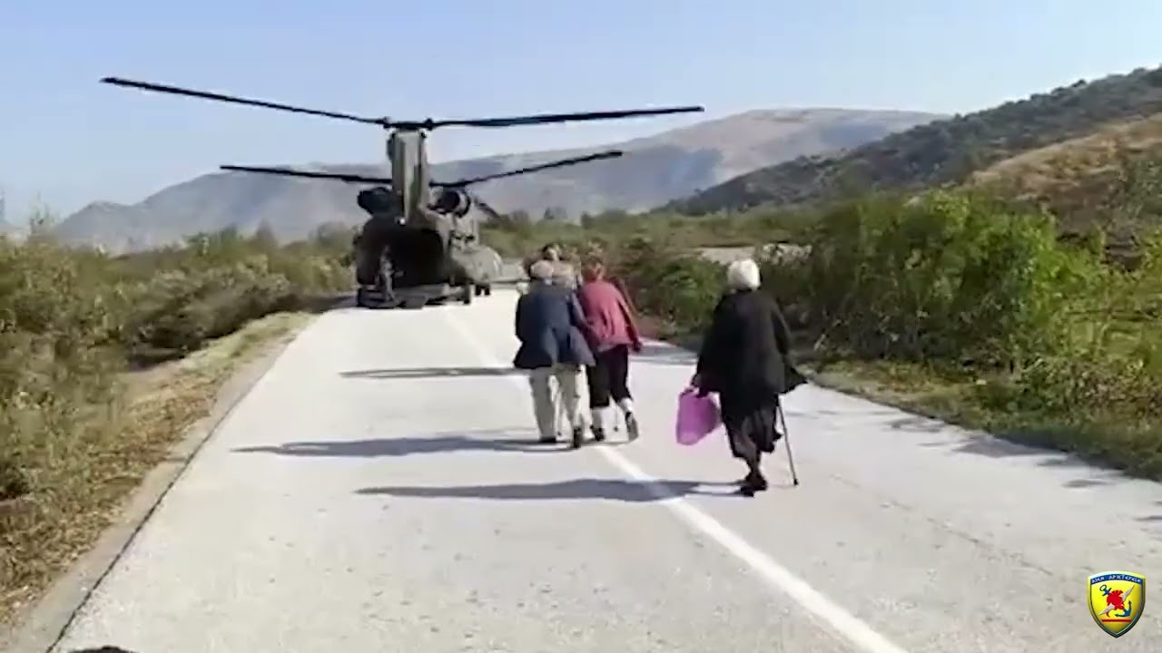 Διασώσεις με ελικόπτερο CHINOOK από πλημμυρισμένες περιοχές στην Καρδίτσα