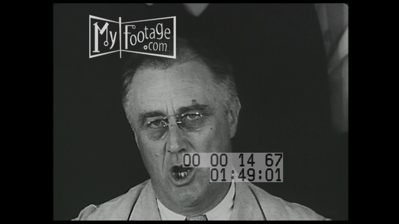 1935 FDR Signs Social Security into Law