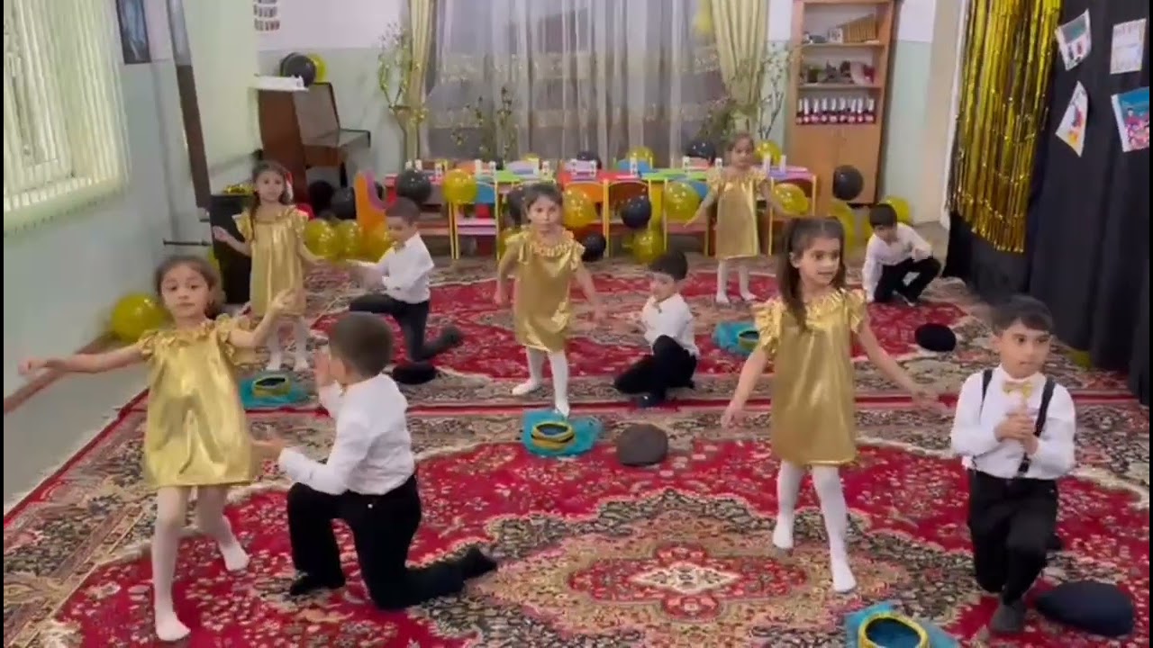 Gence seher 39 sayli korpeler evi usaq bagcasi. flashmob reqs elvida bagca