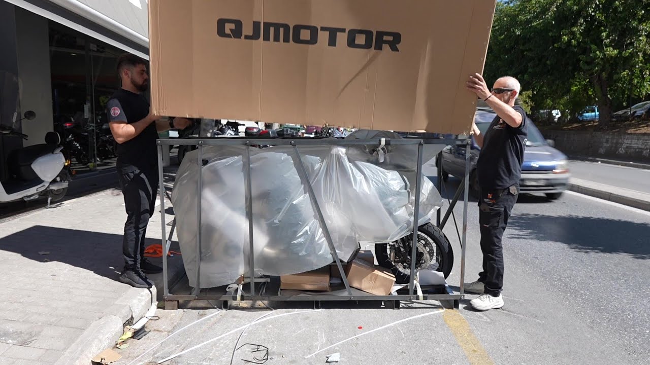 unboxing QJMOTOR  SRT600 motorcycle 2025