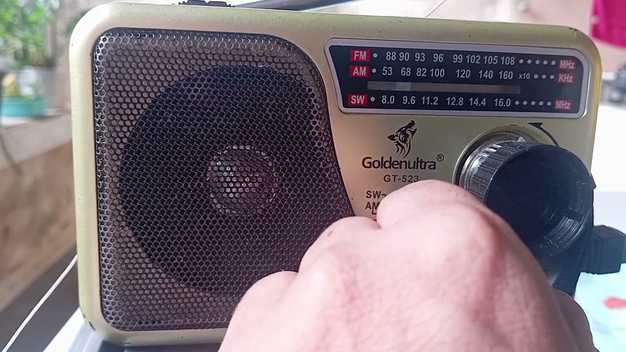 Rádio 9 de julho!  Recebida a mais de 700 km ondas curtas 