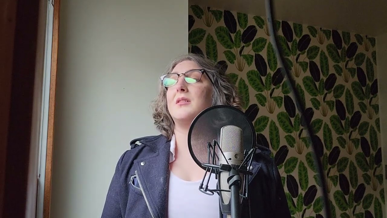 Mai Li Pittard performs Ani Maamin
