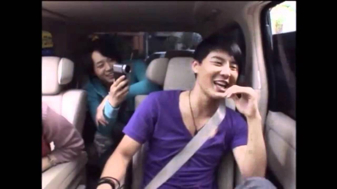 JYJ smiles [Kiss Kiss]