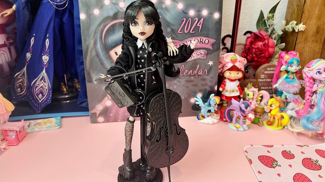 Wednesday Addams x Monster High & Paint it Black Fashion Pack! Doll Unboxing and Review!