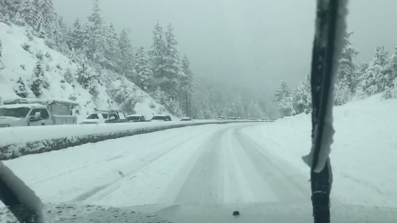 Hundreds stuck in snow on highway 50 at spooner summit near Tahoe. Stuck for hours! 10/25/2021